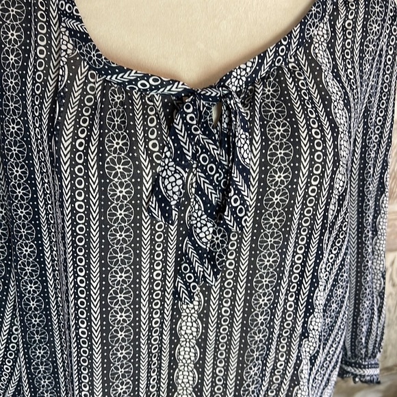 BANANA REPUBLIC FACTORY SHEER TOP, sz L OVERSIZED, LIGHTWEIGHT CAREER DRESSY - Picture 2 of 9